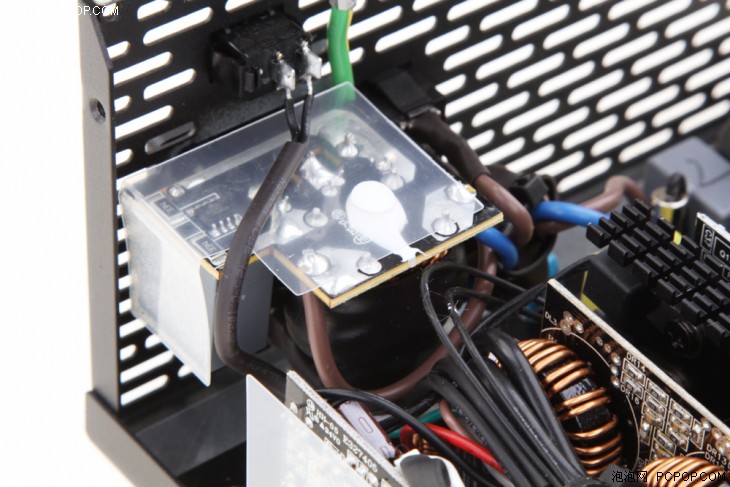 金牌全模组电源和at3.0什么区别,金牌全模组电源白色