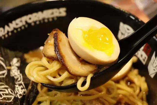 终于来西安！这家日式拉面火遍上海香港，余文乐陈奕迅都被圈粉！