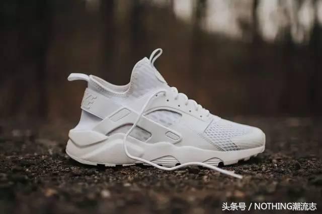 女款轻薄透气运动鞋,夏天穿的清爽透气运动鞋推荐