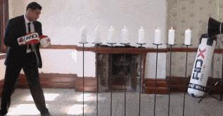 我就想问问这姑娘，万一气球破了怎么办