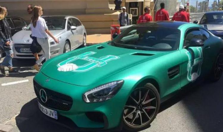 全球房价最贵的国家，人均GDP十七万，法拉利当出租车