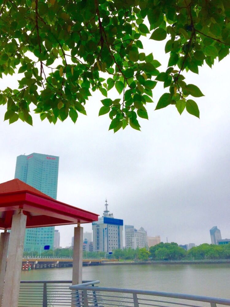 宁波是我国东南沿海城市,宁波属于东南西北