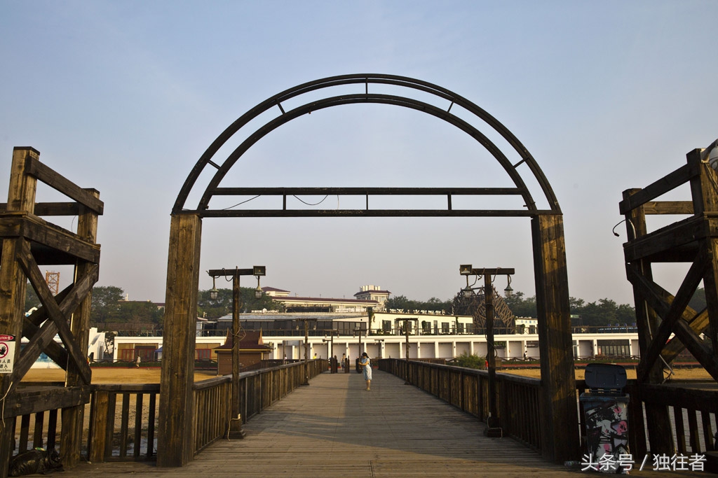 秦皇岛碧螺塔海上公园海上魔幻秀,秦皇岛碧螺塔海上酒吧公园好玩吗