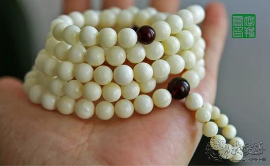 天然蜜蜡和水煮蜜蜡,水煮蜜蜡和烤蜜蜡