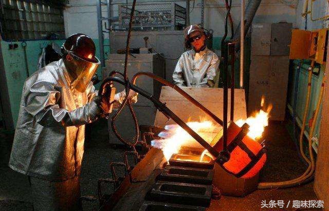 黄金出现锈迹红斑是假的吗,黄金表面像生锈一样怎么回事