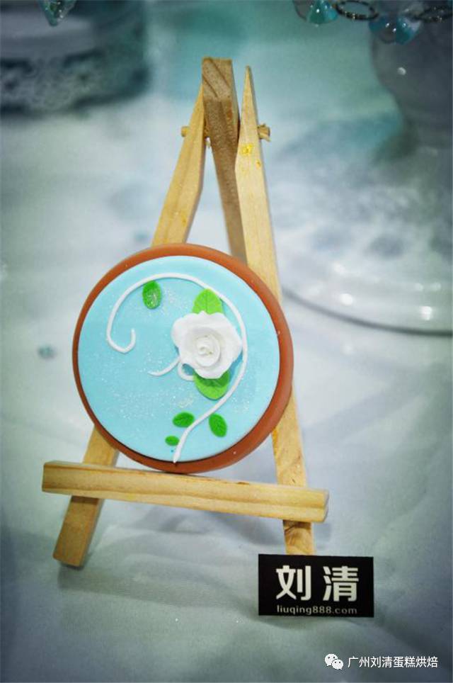 让婚礼现场浪漫指数飙升100个点，这家西点培训学校有妙招！