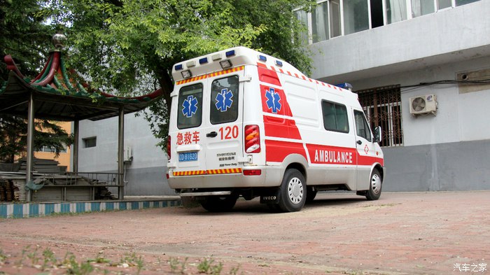 新款依维柯宝迪改装,依维柯宝迪透镜改装