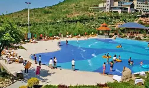 夏天和冬天泡温泉哪个好,夏天和冬天哪个更适合泡温泉