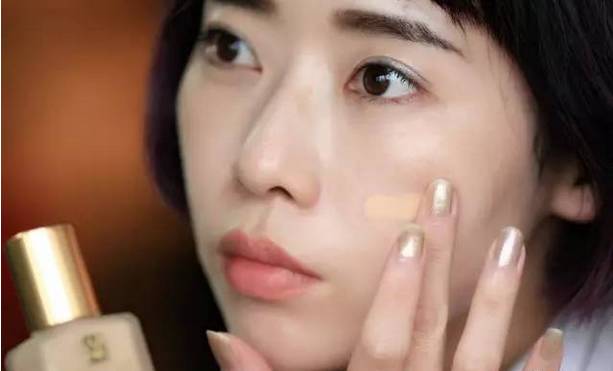 补妆小技巧夏天怎么用的,彩妆脱妆太快怎么办