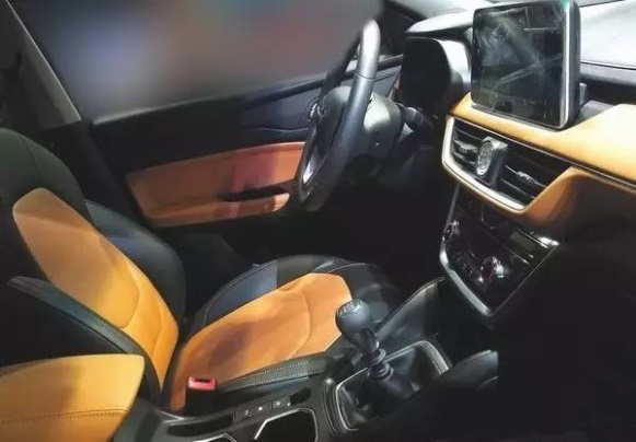 五菱宏光7座suv价格,五菱宏光新款5万6座