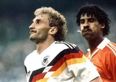 足坛十大反目为仇兄弟组合,足坛冤家对头