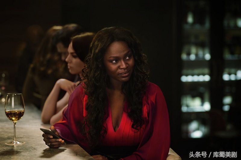 《美国众神》第一季小说改编美剧，露骨五大优劣点！