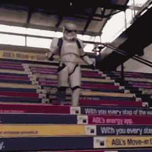 这才是尬舞的真正境界,见识一下真正的尬舞