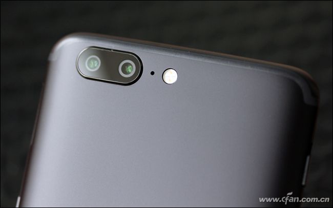 一加5骁龙835手机多少钱,1499元一加5手机