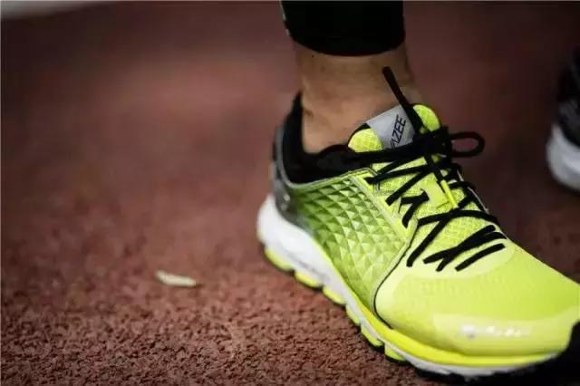 看完后你还觉得鞋子上千块贵吗?