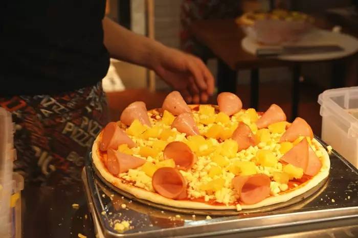 阿尔卑斯比萨牛排自助餐厅神木店,神木比萨