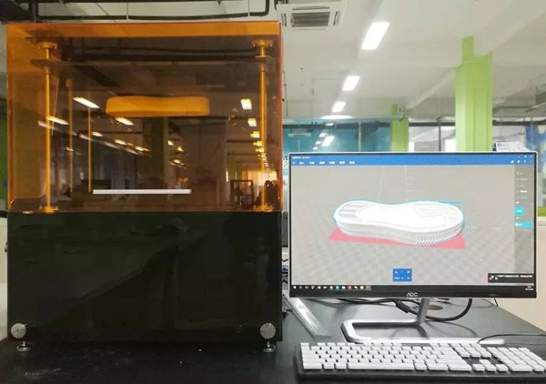 大学生创业上央视,大学生上央视亮新招