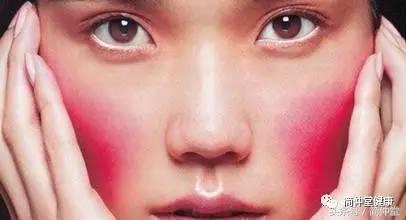 进空调房就脸部发热发红,冷热交替脸部发红发热