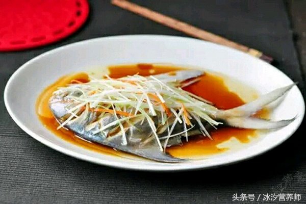 这种鱼外表很丑但是味道非常鲜美,扁平无刺的鱼