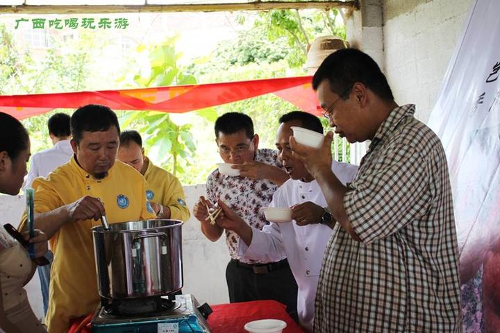 游机鸡是什么东西？吸引一群厨王跑到南宁农村吃