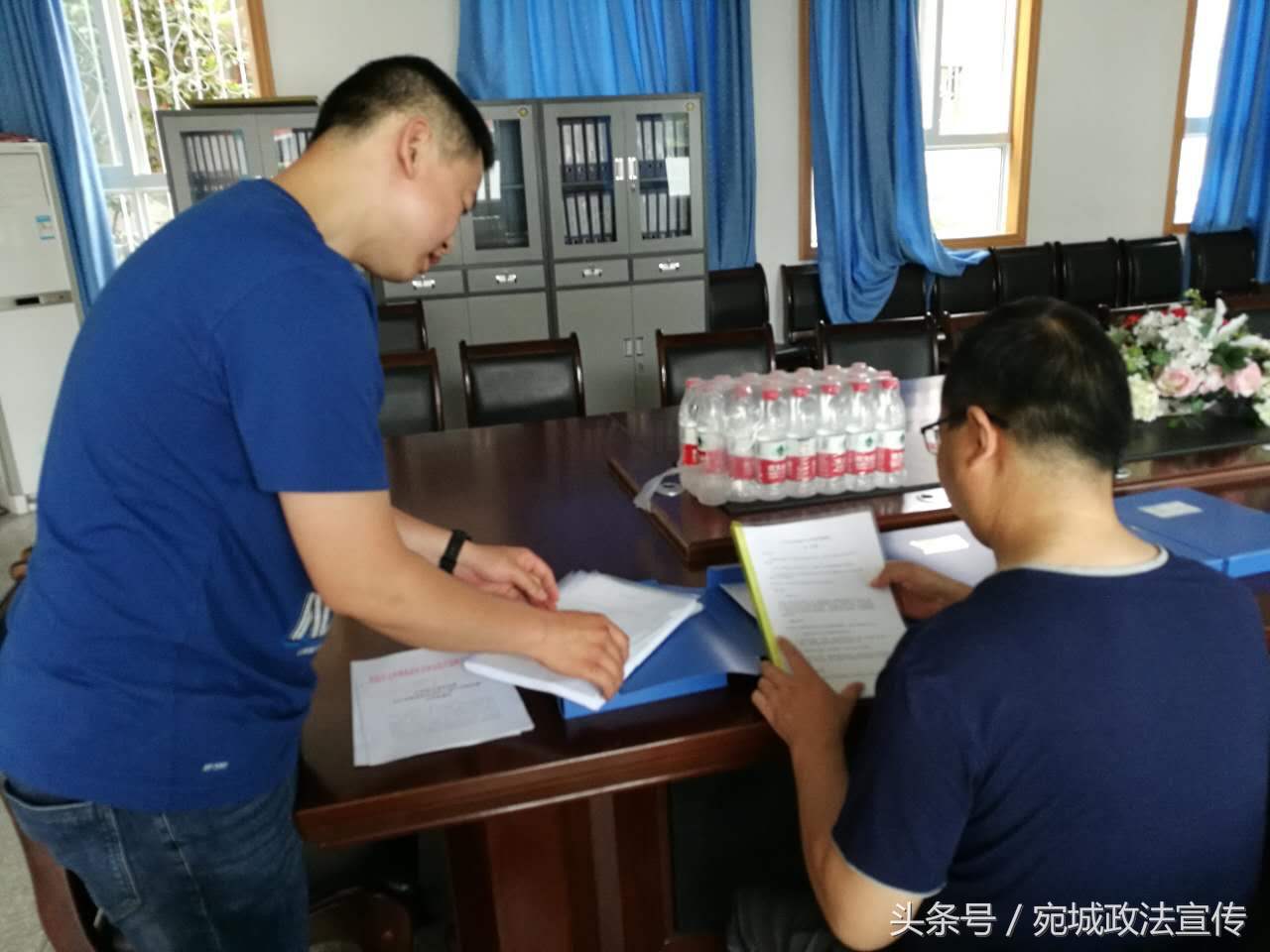 街道开展防未成年人溺亡会议,社区开展校园周边安全隐患排查