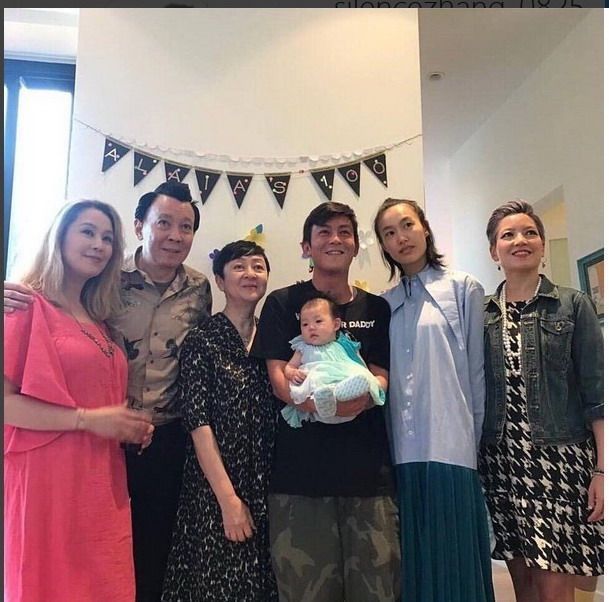 陈冠希秦舒培出游,陈冠希秦舒培旅行照