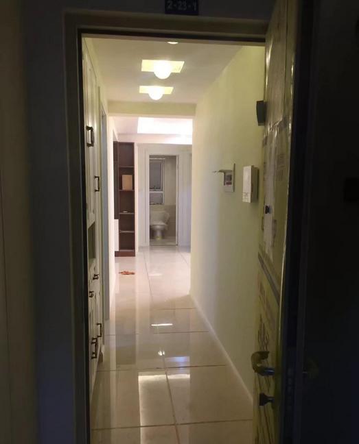 大门对着厕所破财,新房装修进户门对厕所