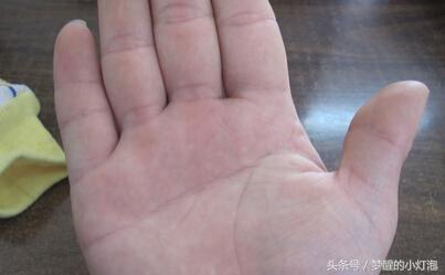 手相中间断纹是什么意思,手相断事业好不好