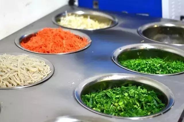 临沂史晓东将煎饼卖向全国,山东临沂煎饼哪里最好