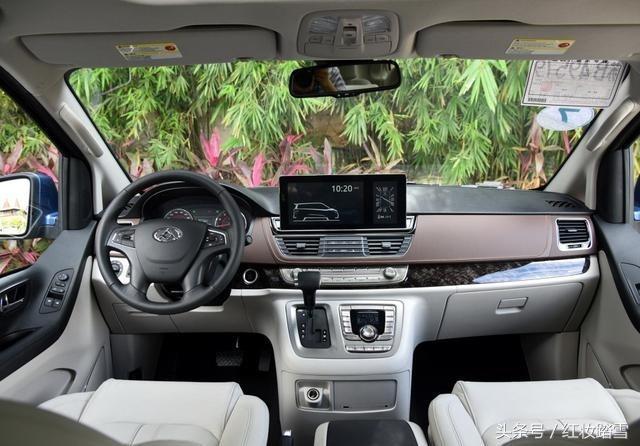 国产mpv中的翘楚这车比埃尔法漂亮,国产大mpv比埃尔法漂亮配15t动力