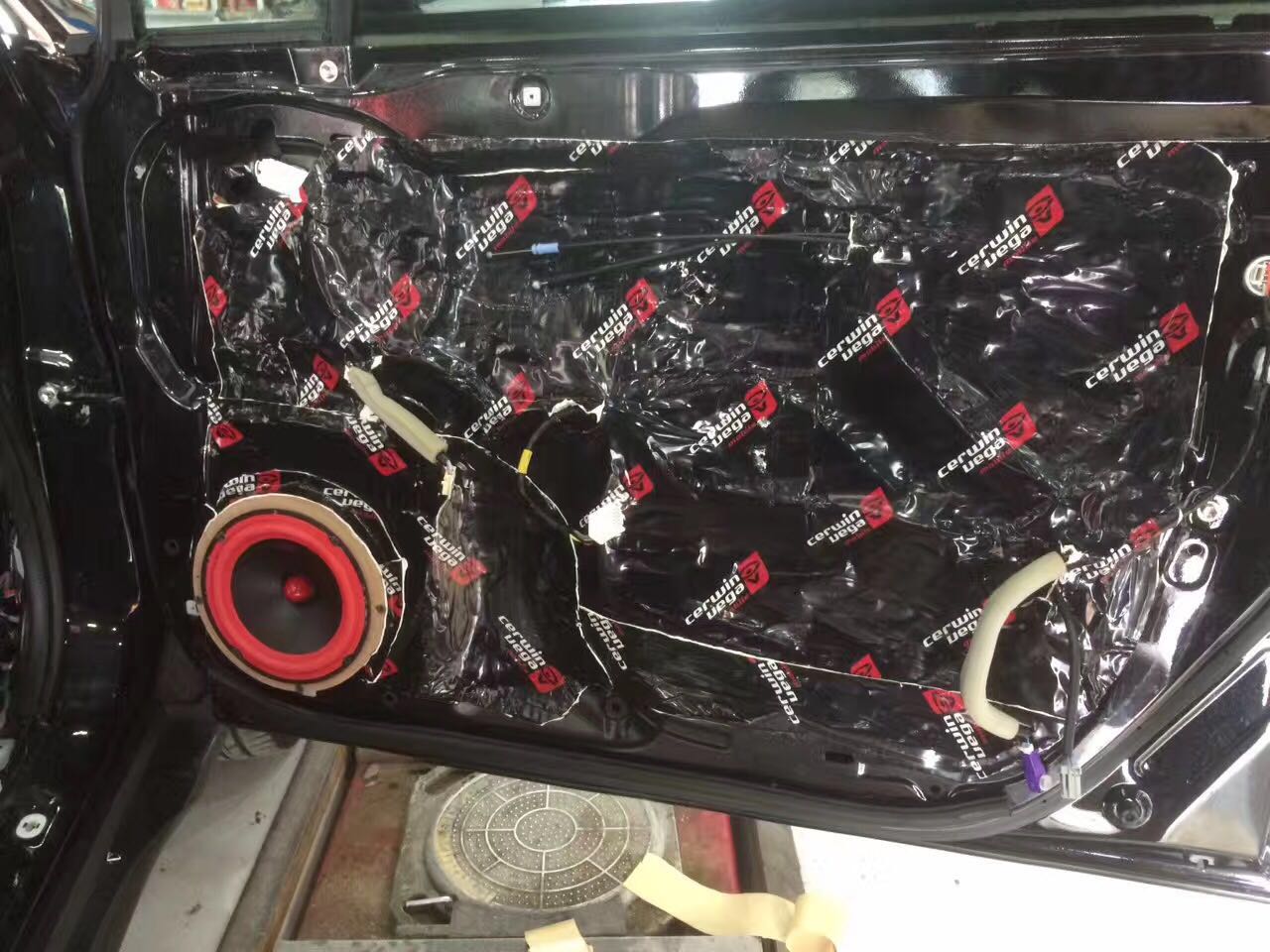 今天终于把这车给整了，换上一抹艳红，喜欢！大爱！