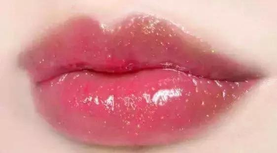 美艳的妆容,魅惑唇妆