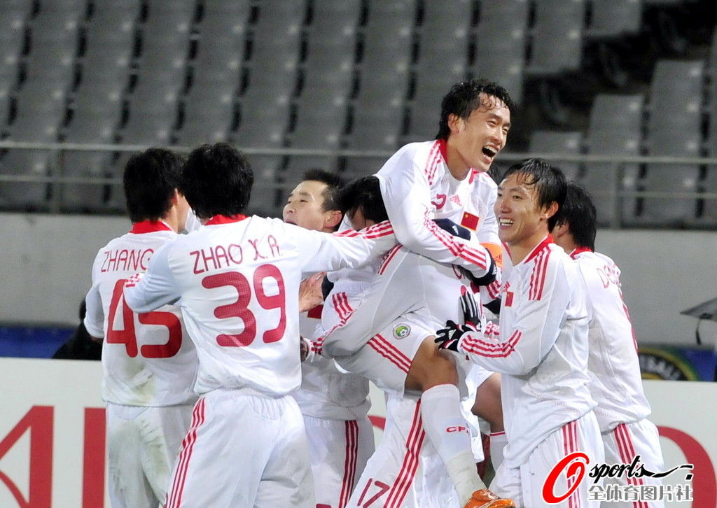 温格范佩西握手,温格高波加查世纪握手