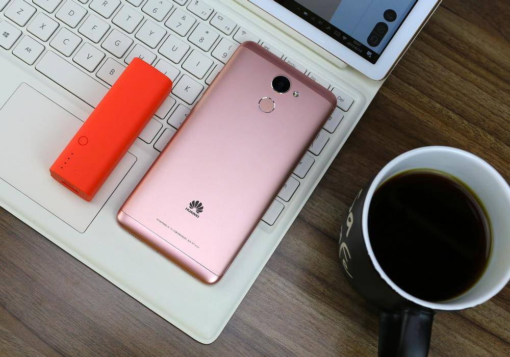 华为畅享7plus拍照,华为畅享7plus流光金和香槟金