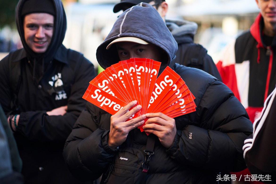 supreme x louis vuitton红色包限量多少 (supreme与lv联名黑色滑板)