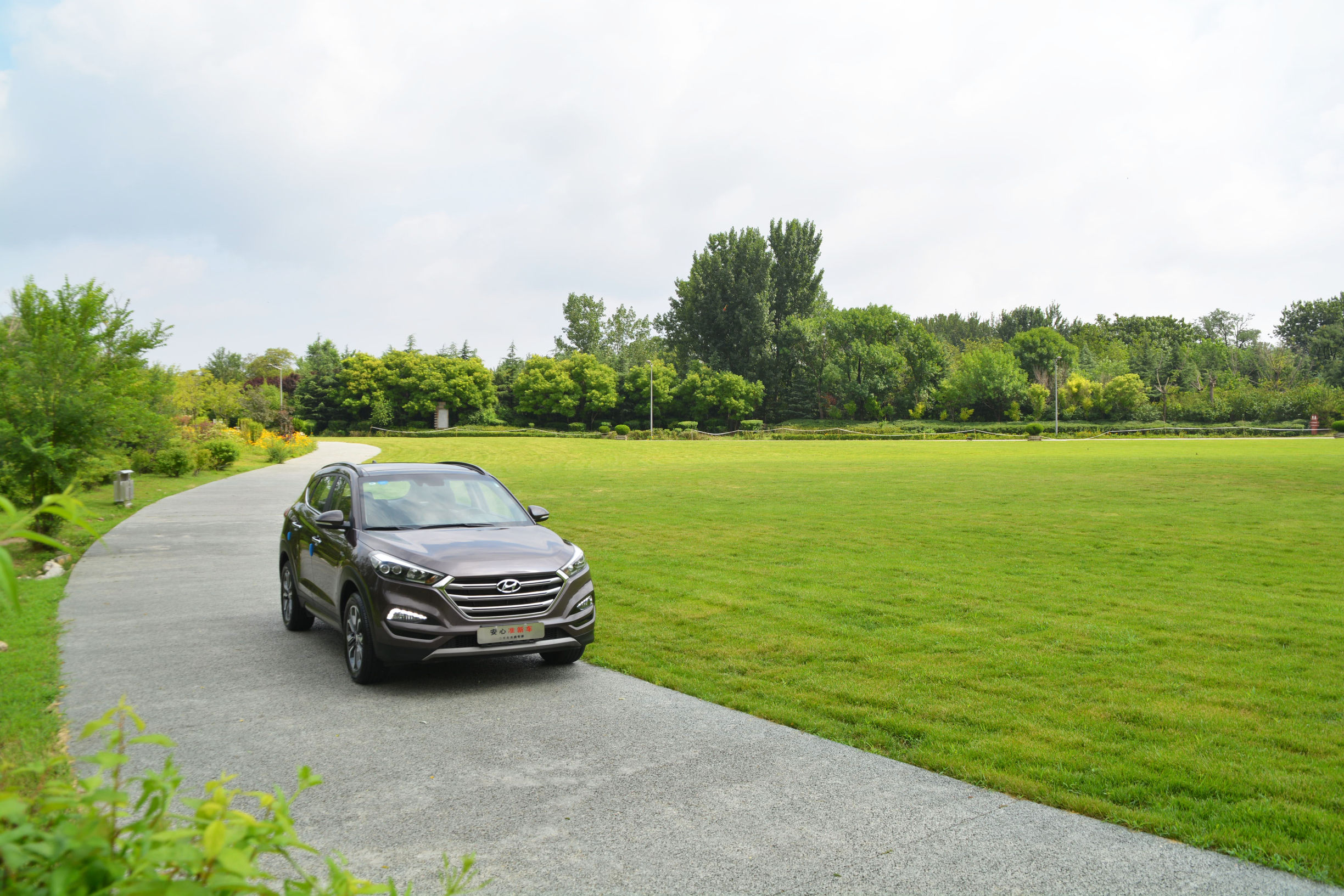 现代途胜四驱二手车11年,2020现代途胜2万公里值多少钱