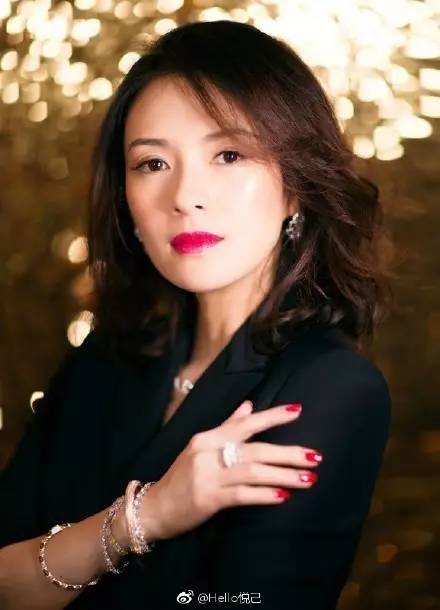 章子怡巴黎时装周白色休闲,章子怡米兰时装周白色裤裙