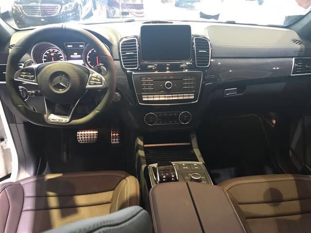 穿着西服的猛兽，详解你想象不到的奔驰GLS63AMG