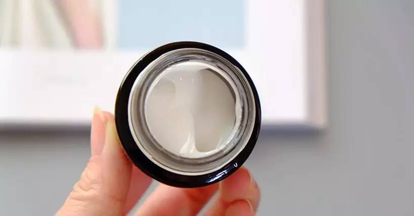 用完兰蔻小黑瓶眼霜后眼睛疲劳,用了兰蔻小黑瓶感觉脸假光