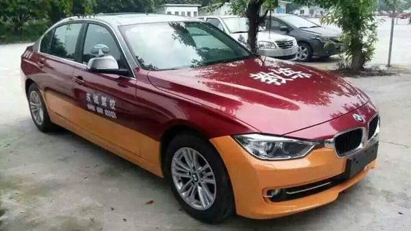 给你敢开吗？驾校的奔驰宝马教练车，考完驾照后，自己的车都不会开了！