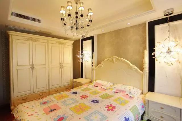 欧式水晶吊灯奢华大气,欧式吊灯搭配现代简约轻奢全屋