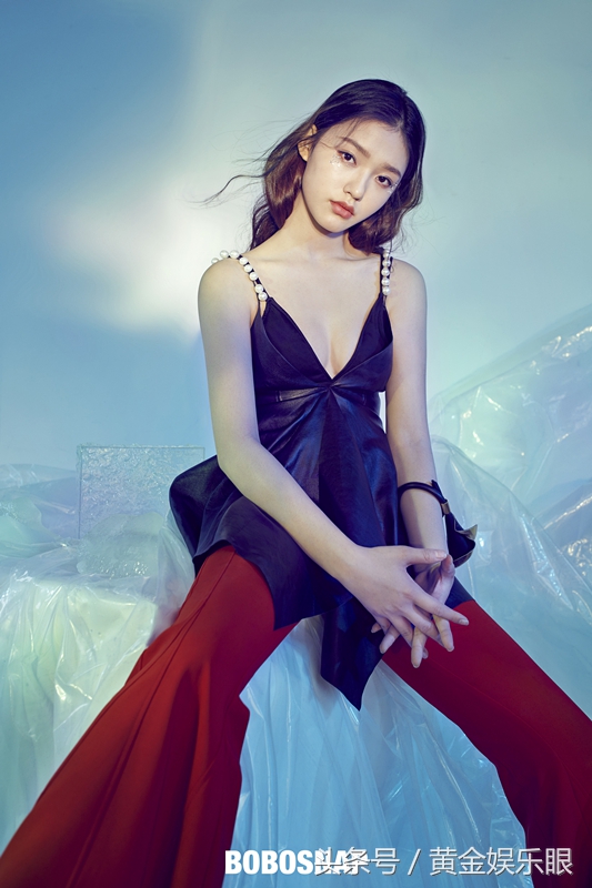 你肯定猜不到她衣服多少钱！林允新大片展现千面时尚感