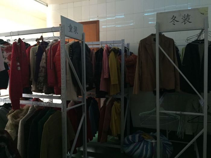 你有舍不得扔掉的衣服吗,不要的衣服都扔哪儿了