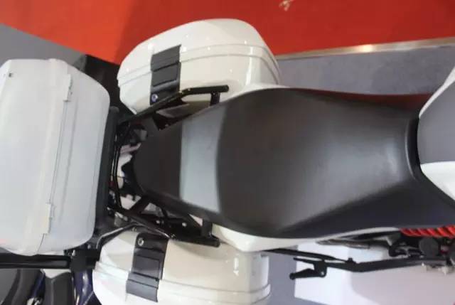 蓝巡300新款价格,300蓝圈夜光效果