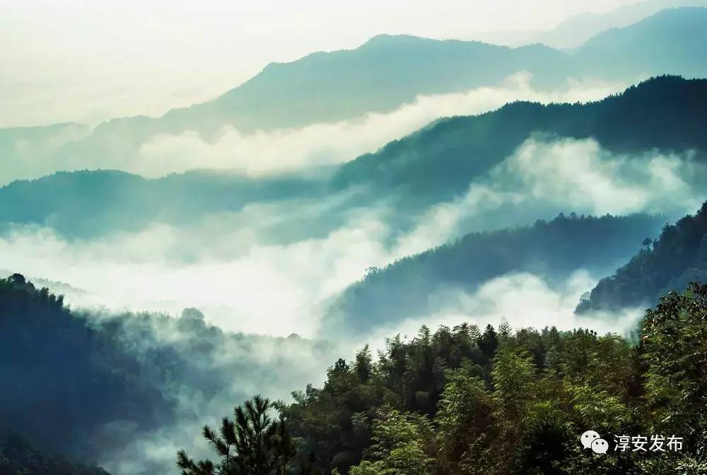 淳安中洲有一条“红色”的溪流，承包了小镇美景