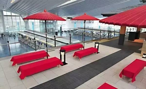 她是一位中国大妈，却带领着700个日本人，扫出了全球最干净机场「精益学堂」2017-7-14第895期