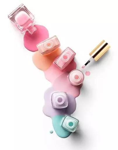 给指甲涂色吧,给指甲一抹色彩