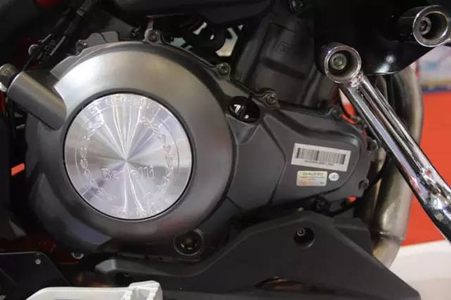 蓝巡300新款价格,300蓝圈夜光效果