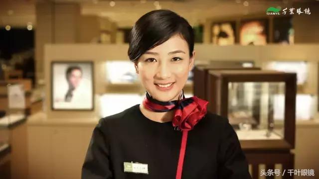 配的眼镜边缘变形,眼镜变形了怎么办可以恢复吗