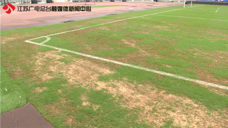 南京奥体中心篮球场被吐槽,南京奥体中心体育场为什么横开